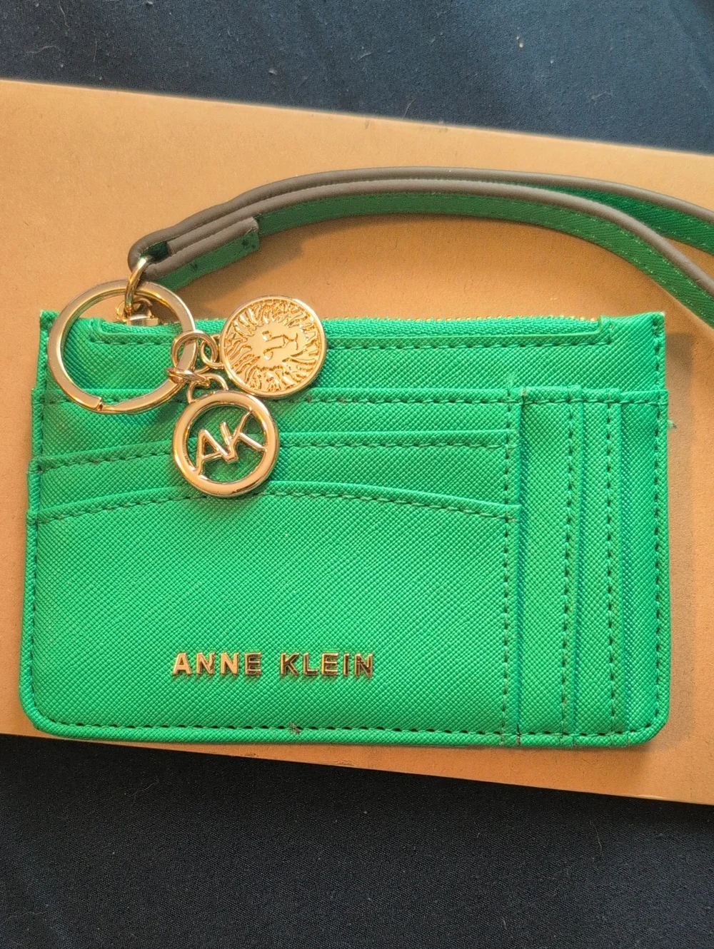 Anne Klein Emerald Green Card Holder with Gold Charms *NWOT